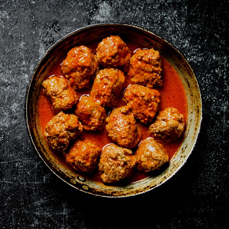 Köttbullar med potatismos och pressgurka